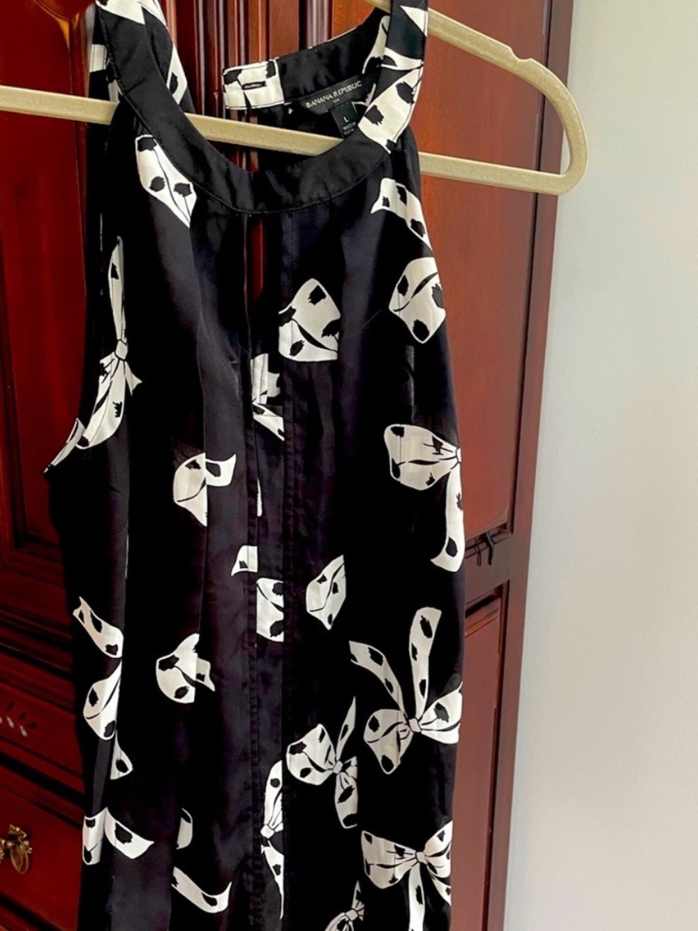 Banana Republic Black White Bow Print Sleeveless Blouse Top L NWOT